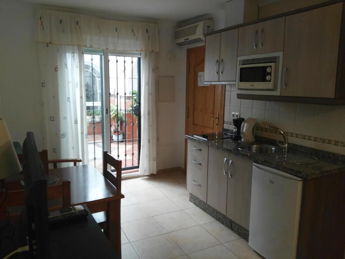 Apartamentos El Barrio Нерха Испания