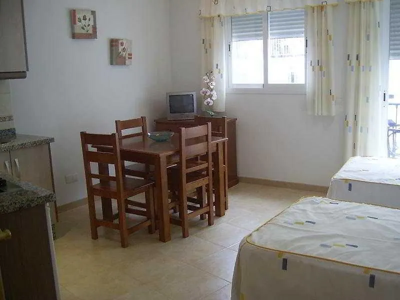 Apartamentos El Barrio Нерха Апартаменты
