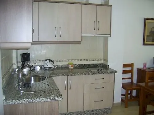 Apartamentos El Barrio Нерха