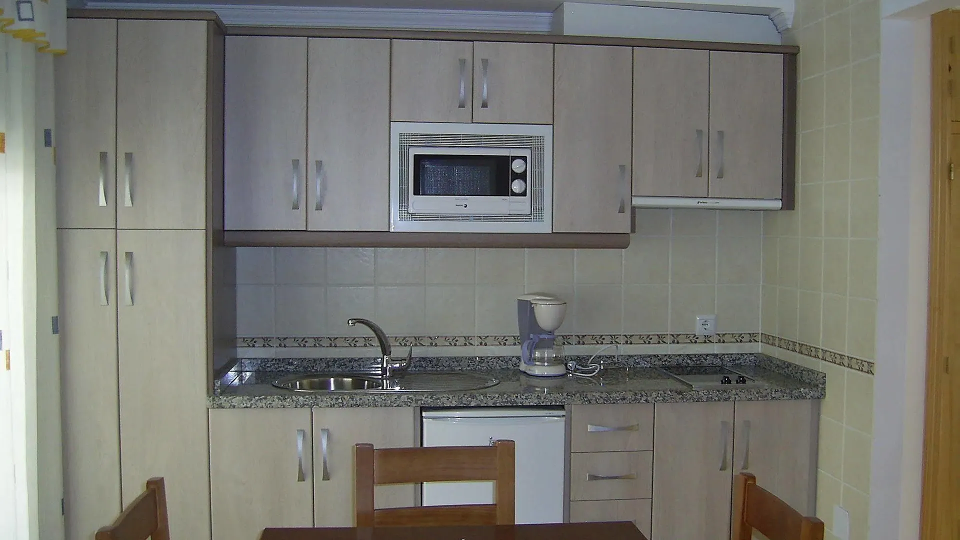 Apartamentos El Barrio Нерха Испания