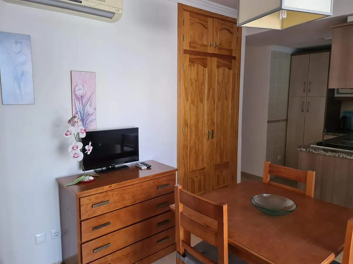 Apartamentos El Barrio Нерха 0*,