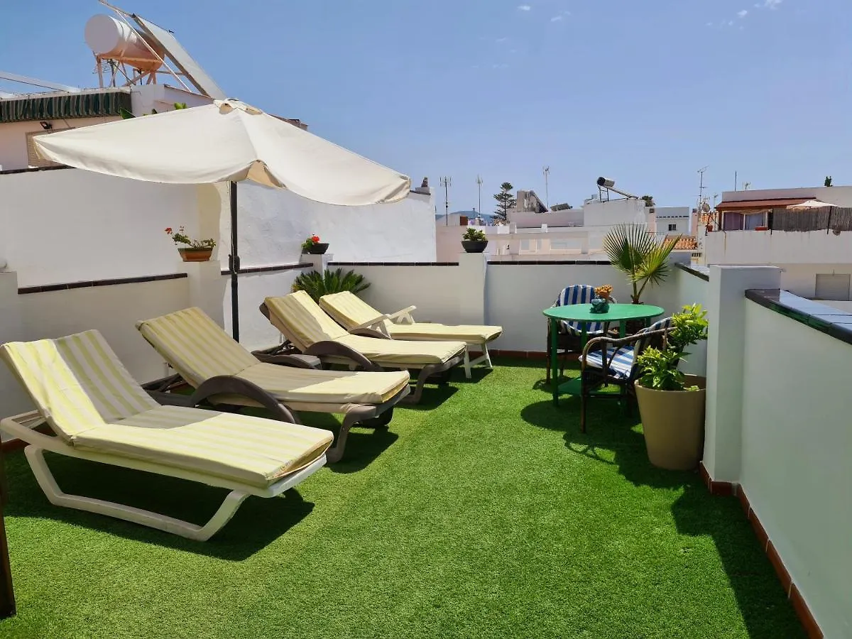 Apartamentos El Barrio Нерха Апартаменты